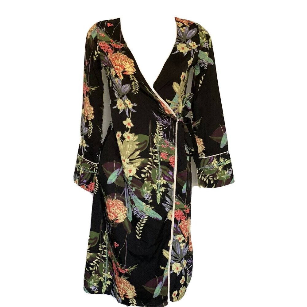Boohoo Black Wrap Dress Multicolor Floral Long Sleeve Deep V  Neck Size 2/4‎